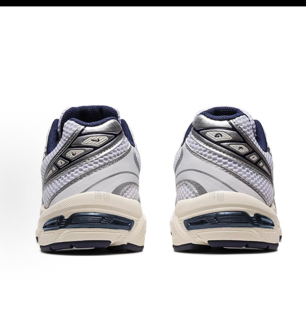 ASICS GEL-SEKIRAN Sneakers – White & Silver