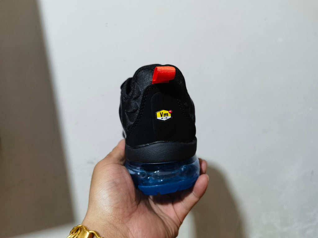 TN PLUS Sneakers